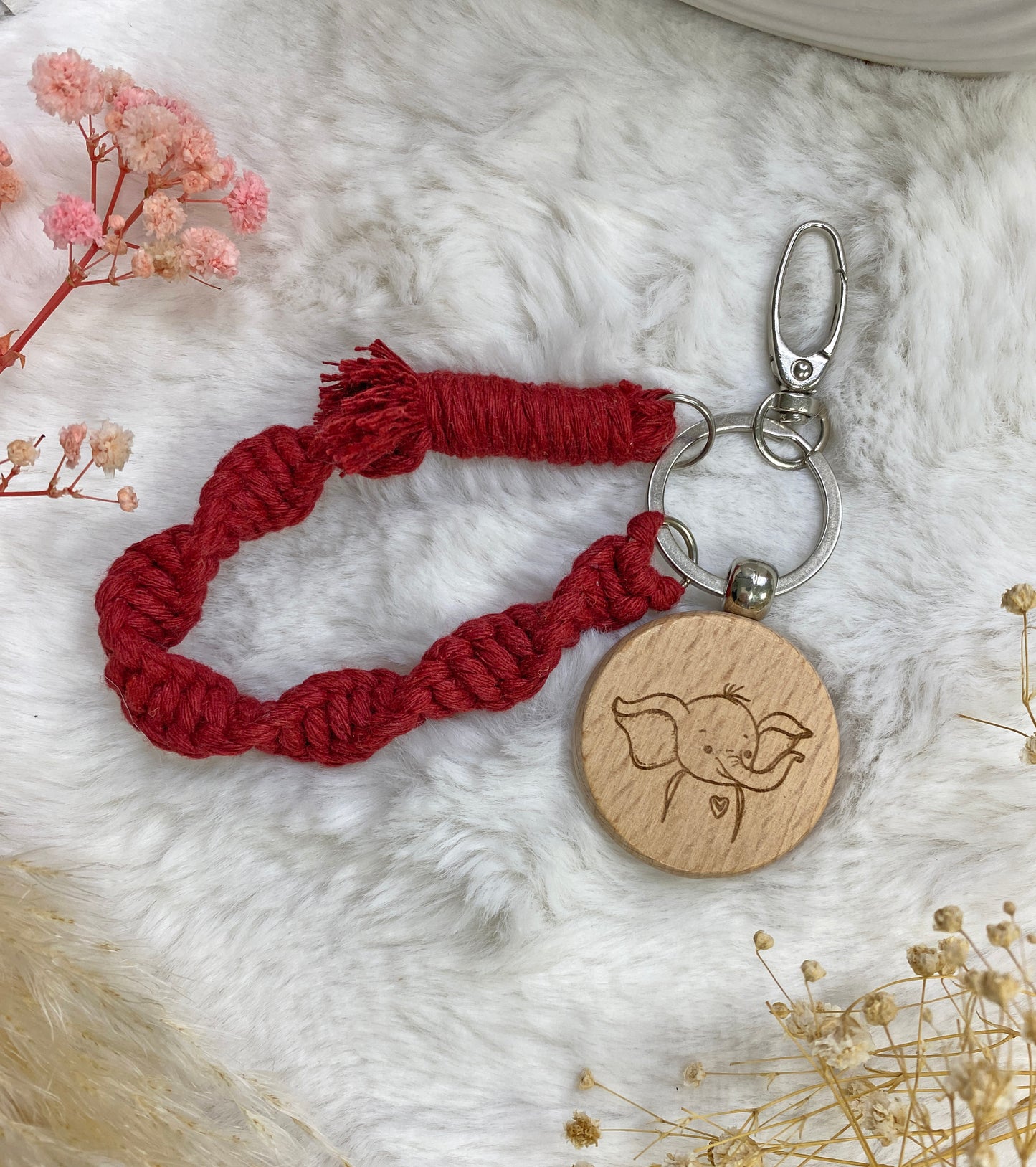 personalisierbarer Schlüsselanhänger aus Holz, Taschenanhänger graviert, Holzanhänger + Makramee Schlaufe, Rücksackanhänger, Namensanhänger
