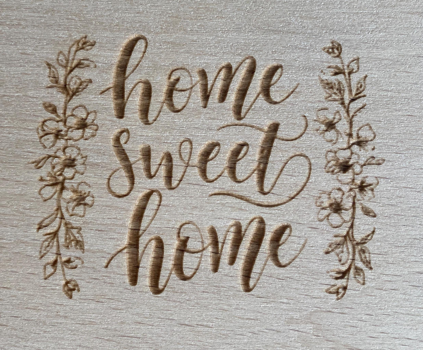 Holz-Schneidebrett, Frühstücksbrett, Holzbrett Geschenk erste Wohnung, Einzugsgeschenk, Schneidebrettchen zum Umzug, Home Sweet Home Gravur
