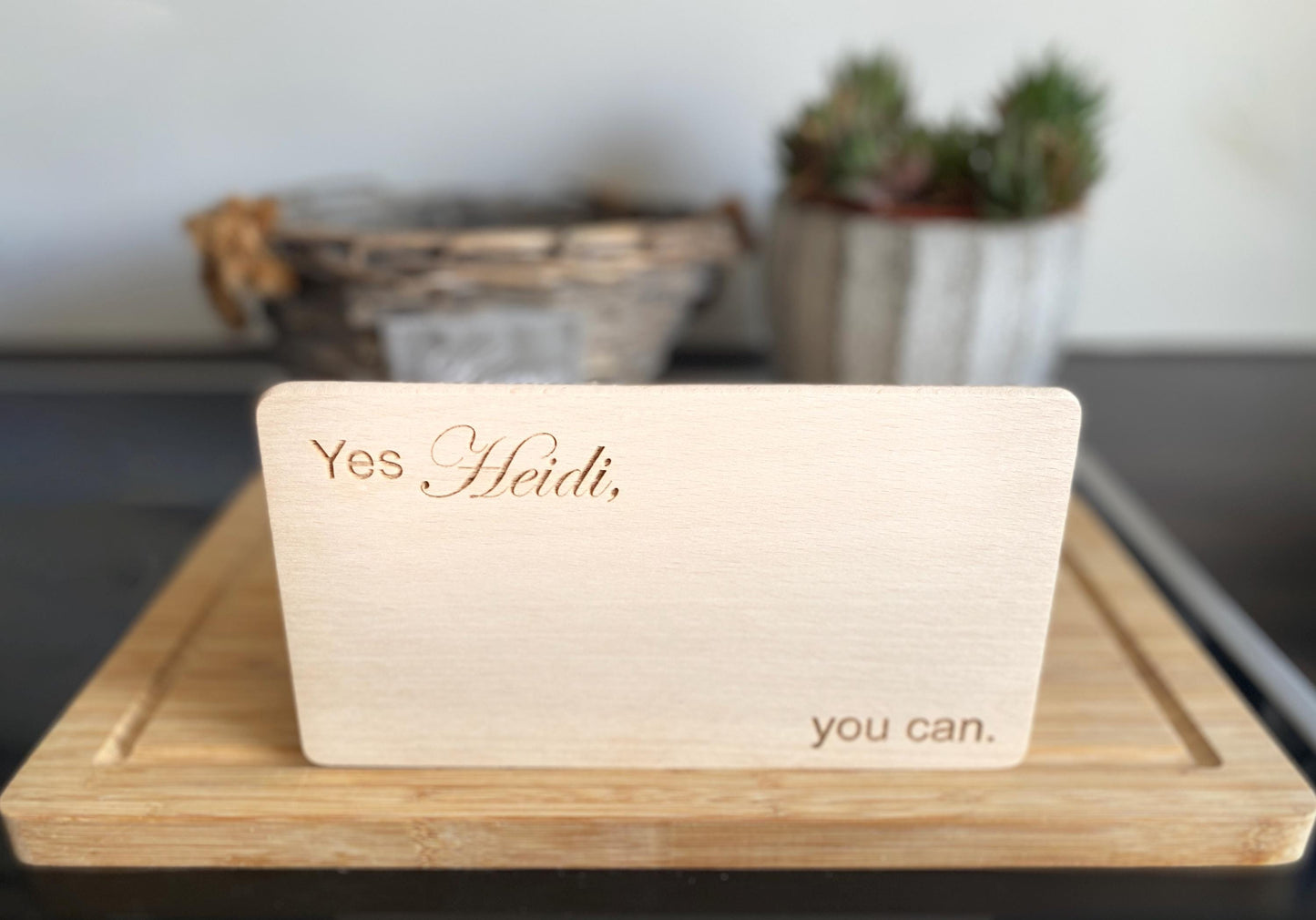 Schneidebrett zur Motivation mit Namen, Holzbrett Stärkung zur Prüfung, Aufmerksamkeit für ein Vorhaben, Frühstücksbrett Yes you can Gravur