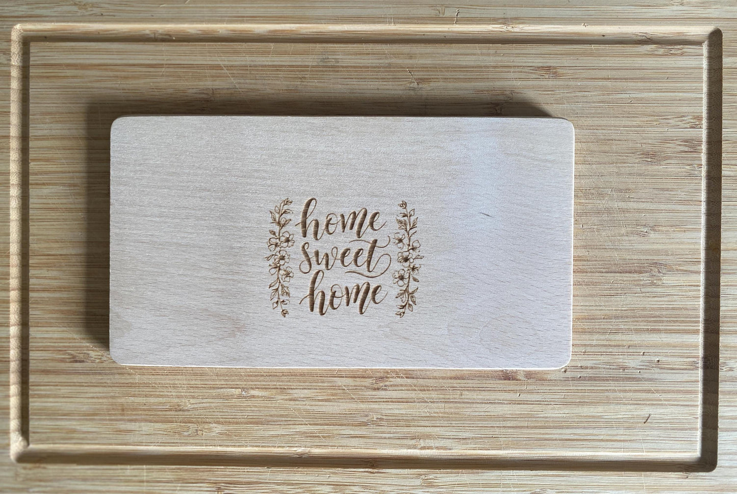 Holz-Schneidebrett, Frühstücksbrett, Holzbrett Geschenk erste Wohnung, Einzugsgeschenk, Schneidebrettchen zum Umzug, Home Sweet Home Gravur