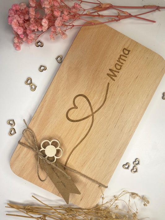 Holzbrett für Mama, Küchenbrett für Papa, Schneidebrett Herz Gravur, Holz Frühstücksbrett Mama, Brettchen Geschenk Mama und Papa Dankeschön