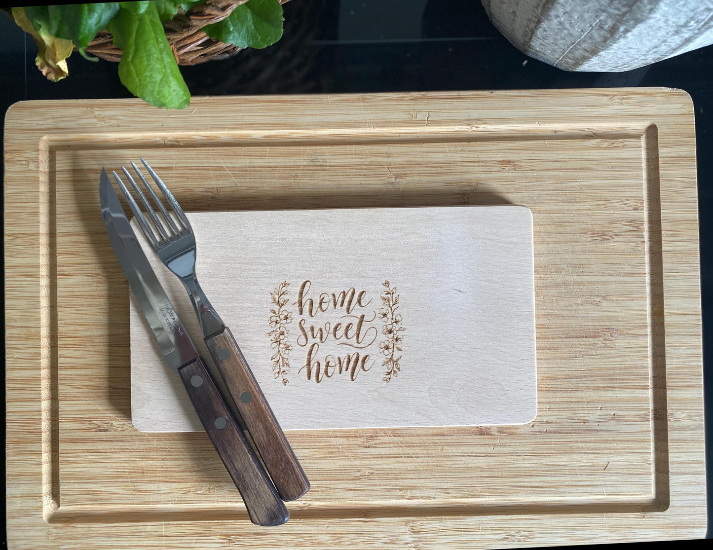 Holz-Schneidebrett, Frühstücksbrett, Holzbrett Geschenk erste Wohnung, Einzugsgeschenk, Schneidebrettchen zum Umzug, Home Sweet Home Gravur