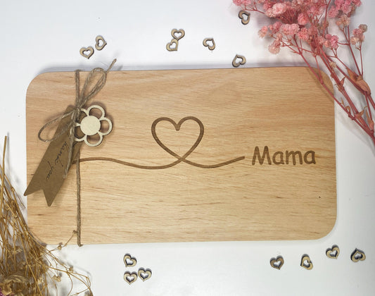 Holzbrett für Mama, Küchenbrett für Papa, Schneidebrett Herz Gravur, Holz Frühstücksbrett Mama, Brettchen Geschenk Mama und Papa Dankeschön