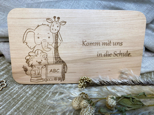 Holzbrett zur Schuleinführung, Küchenbrett Schulkind, Frühstücksbrett ABC Gravur, Holz Frühstücksbrettchen Tiere, Brettchen Holz Schulanfang