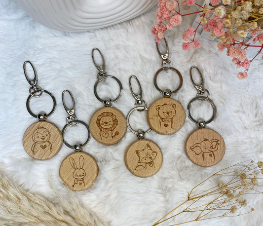 personalisierbarer Schlüsselanhänger aus Holz, Tier Motiv +  Name, Taschenanhänger graviert, Holzanhänger mit Metallring, Rücksackanhänger
