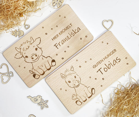 Holzbrettchen für Kinder mit Gravur Bauernhoftiere, Frühstücksbrett mit Namen, personalisiertes Schneidebrettchen