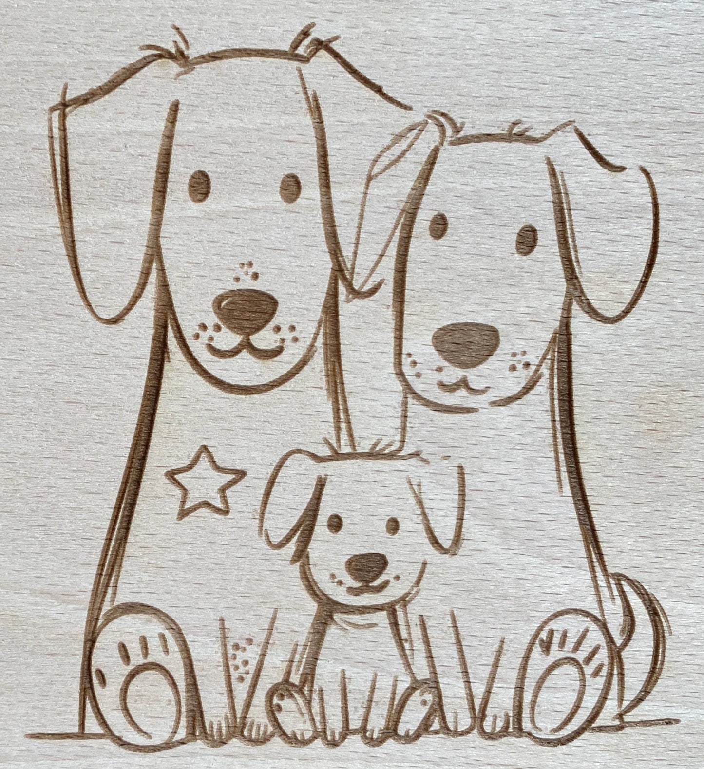 Holz Frühstücksbrett mit Golden Retriever Familie und Namensgravur, personalisiertes Holzbrettchen mit Gravur, Schneidebrett Hundefamilie