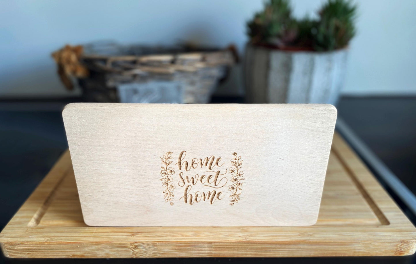 Holz-Schneidebrett, Frühstücksbrett, Holzbrett Geschenk erste Wohnung, Einzugsgeschenk, Schneidebrettchen zum Umzug, Home Sweet Home Gravur