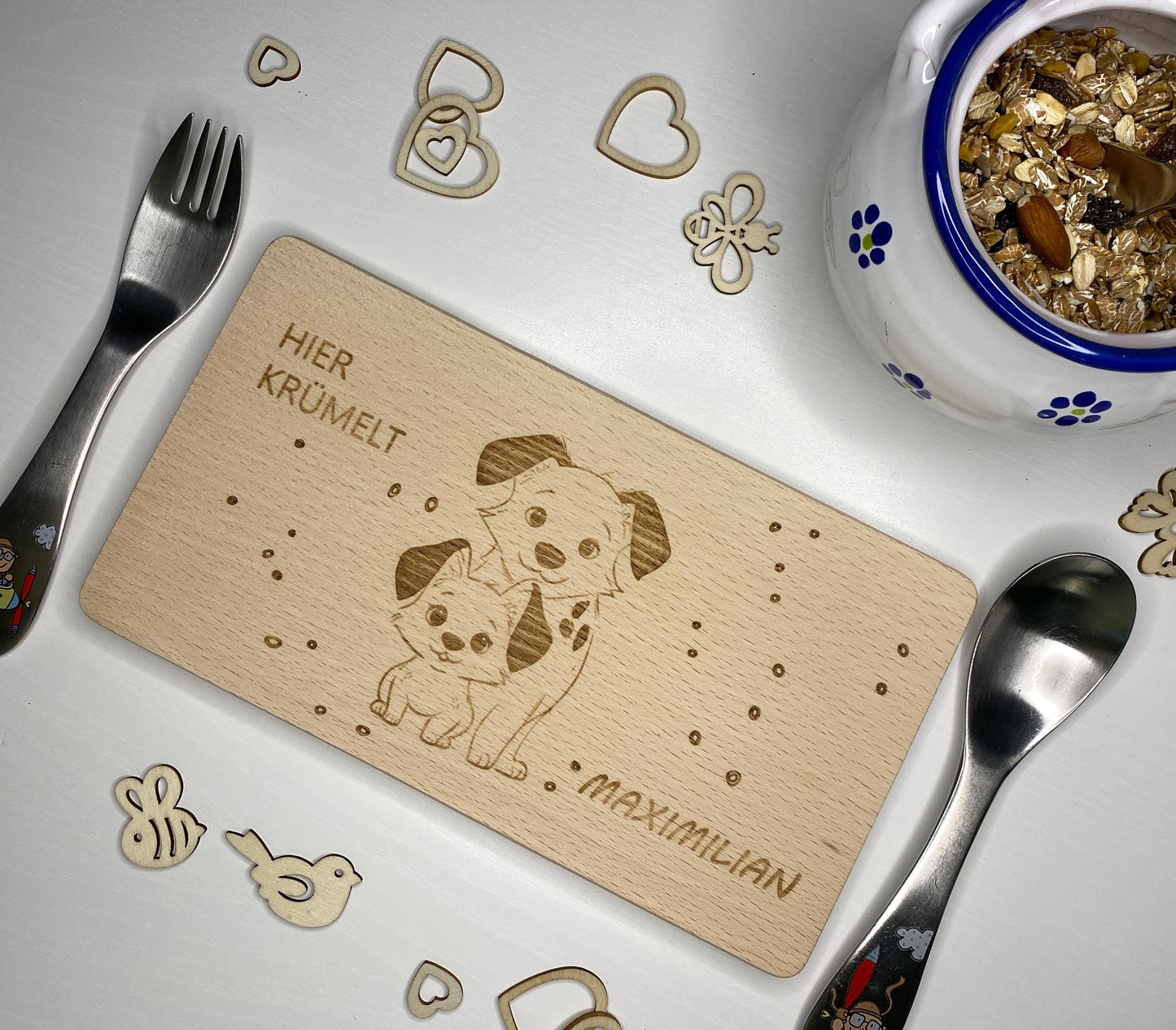 Holzbrettchen für Kinder, Gravur Hunde, Frühstücksbrettchen mit Namen, Holzbrett Geschenk Kinder, personalisiertes Brettchen, Schneidebrett